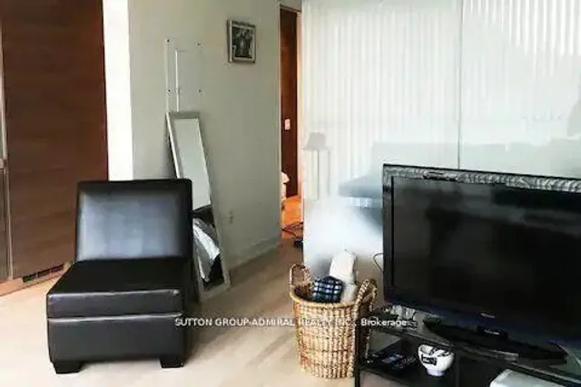 Additional image 7 of 629 King St Unit 329