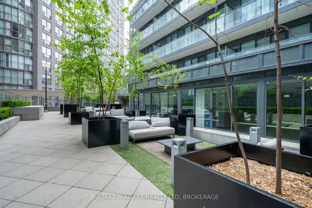 Additional image 34 of 955 Bay St Unit 2109