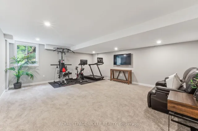 Additional image 34 of 946 Robert Ferrie Dr