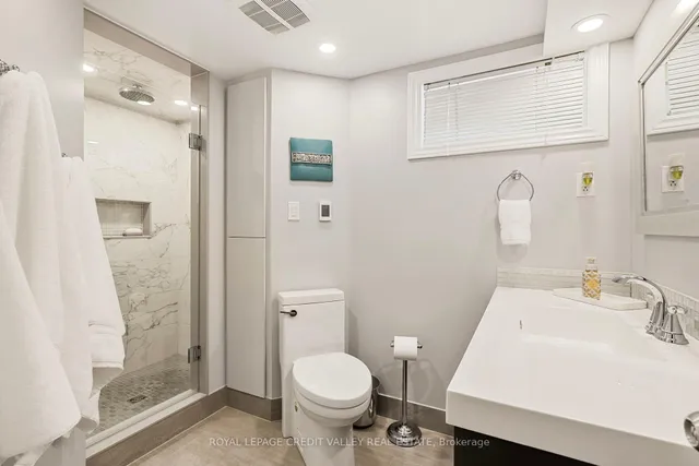 Additional image 28 of 24 Ladore Dr