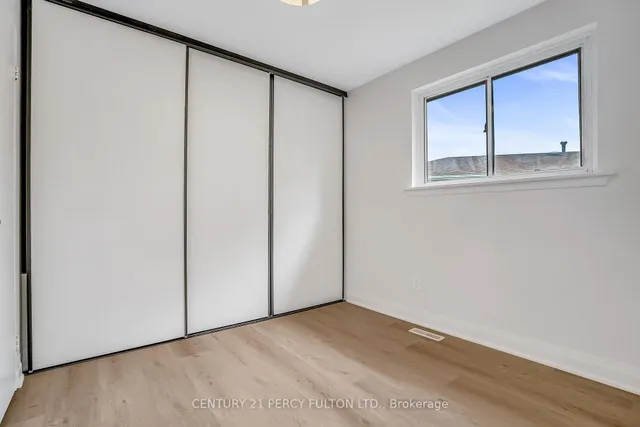 Additional image 18 of 33 Pettibone Sq