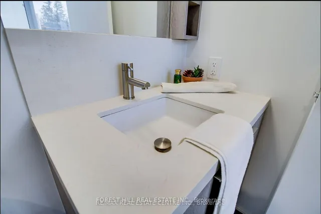 Additional image 18 of 2020 Bathurst St Unit 211