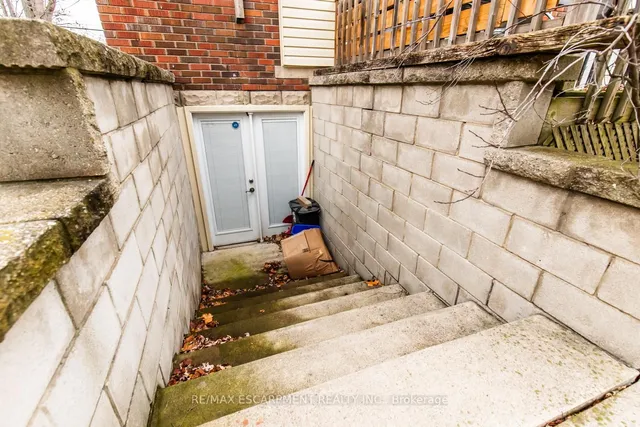 Additional image 21 of 60 Lake Avenue Dr