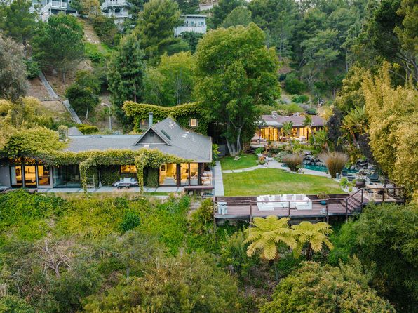 2220 Banyan Dr, Los Angeles, CA 90049