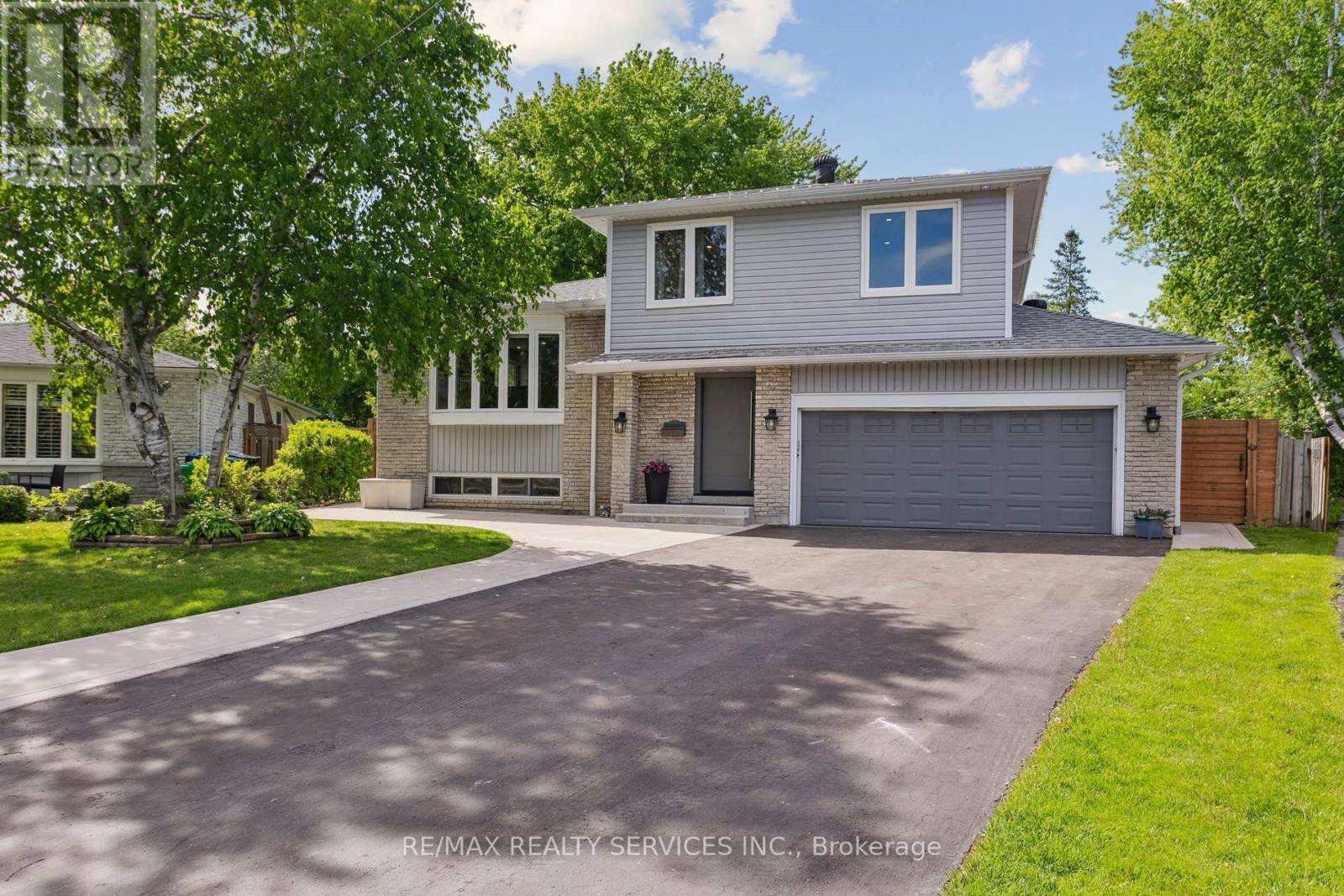 Property image for 16 GROVELAND COURT|Brampton (Northgate), Ontario L6S1L4