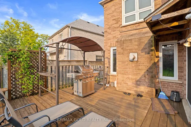 Additional image 36 of 14 Twisted Oak St