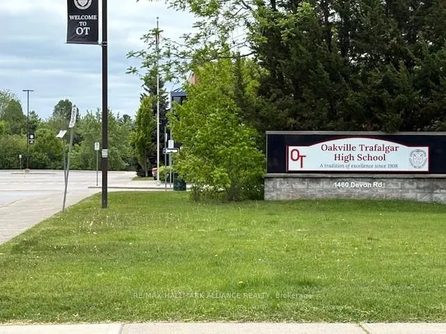 Additional image 36 of 455 Canterbury Cres