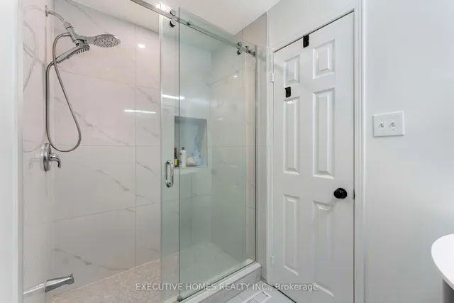 Additional image 36 of 8 Shallimar Crt