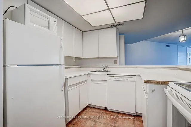 Additional image 19 of 1001 Bay St Unit 514