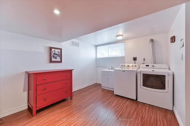 Additional image 28 of 8 Baskerville Cres