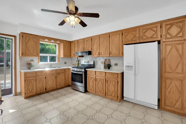 Additional image 10 of 259 Silverthorn Ave