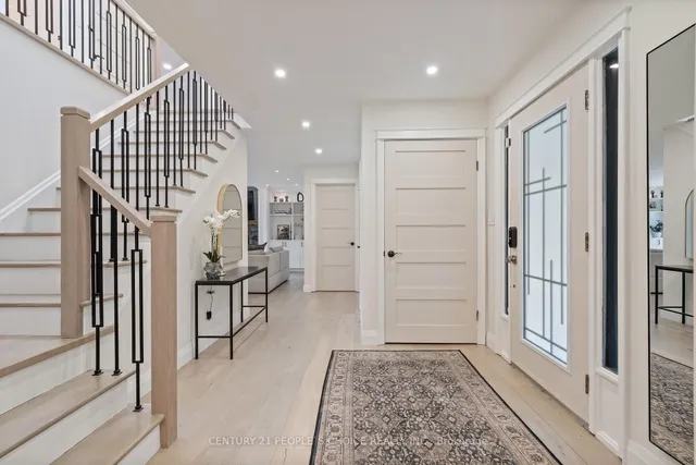 Additional image 3 of 7 Carl Cres