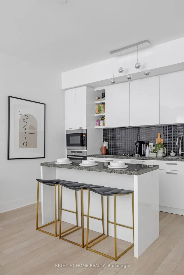 Additional image 16 of 32 Davenport Rd Unit TH 101