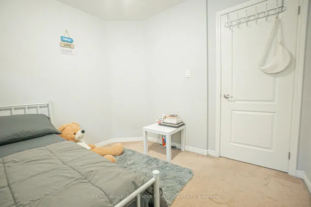 Additional image 20 of 157 Baffin Cres