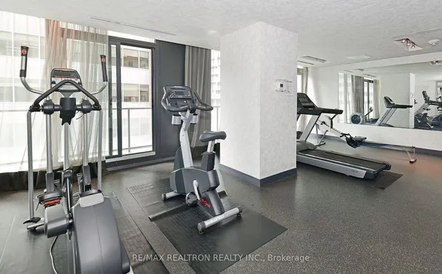 Additional image 10 of 426 University Ave Unit 1905