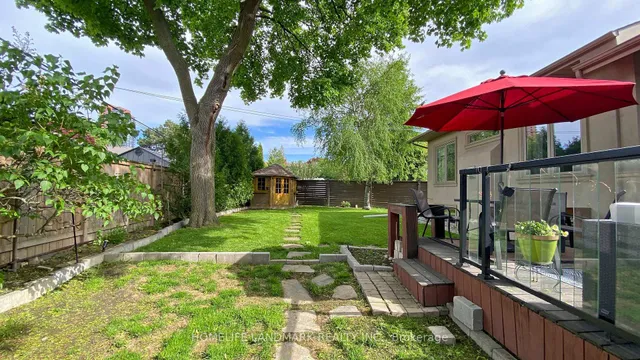 Additional image 26 of 12 Carousel Crt