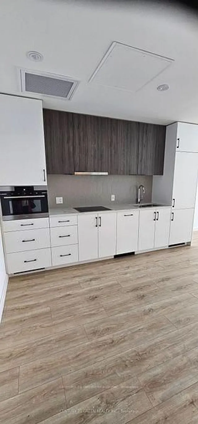 Additional image 16 of 741 King St Unit 1605