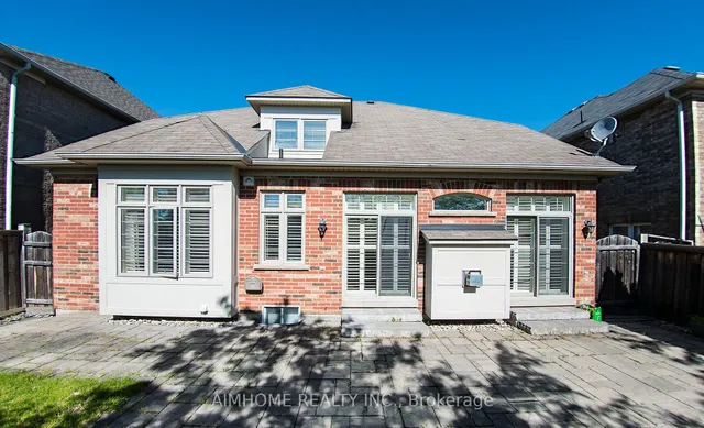 Additional image 3 of 4198 Fuller Cres