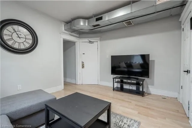 Additional image 13 of 464 King St