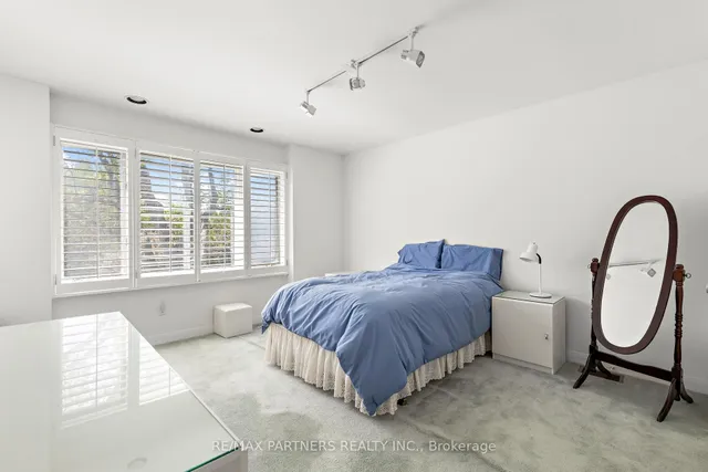 Additional image 28 of 382 Parkview Ave