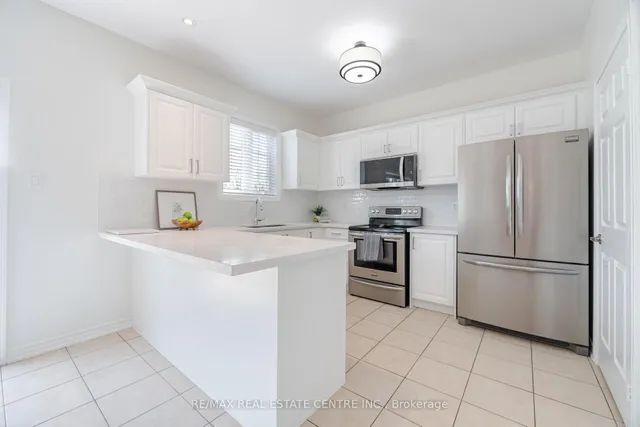 Additional image 15 of 221 Ellis Cres