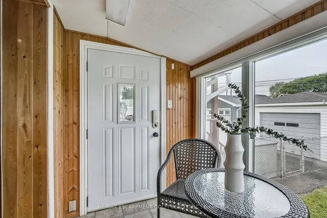 Additional image 16 of 169 Adeline Ave