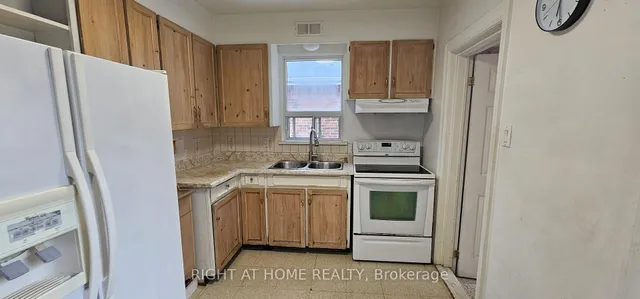 Additional image 10 of 22 Birchlea Ave