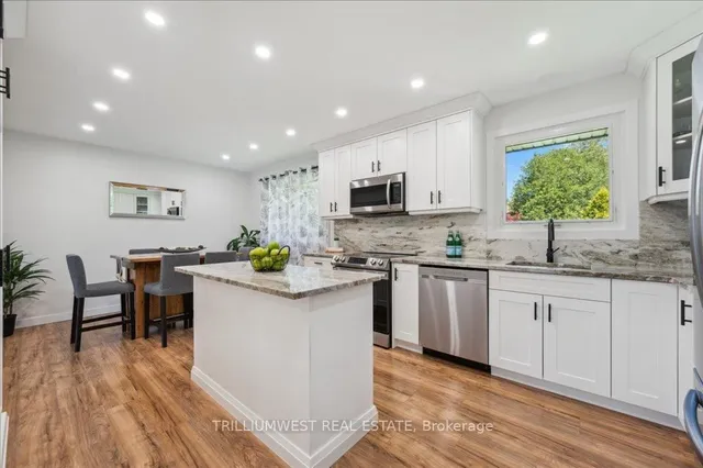 Additional image 11 of 76 Lower Canada Cres