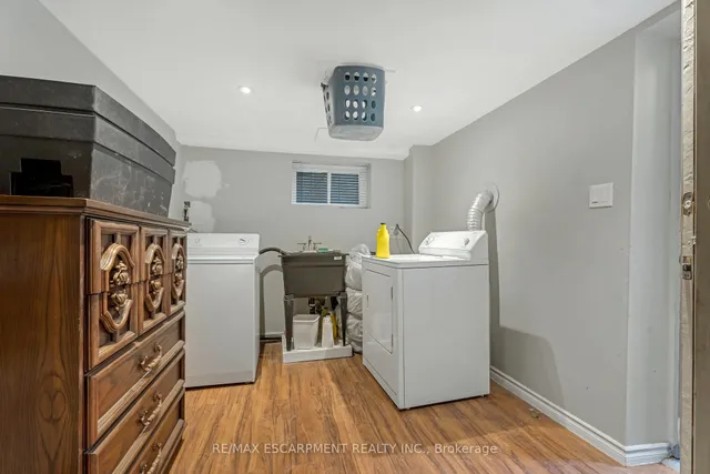 Additional image 38 of 197 EMERALD St