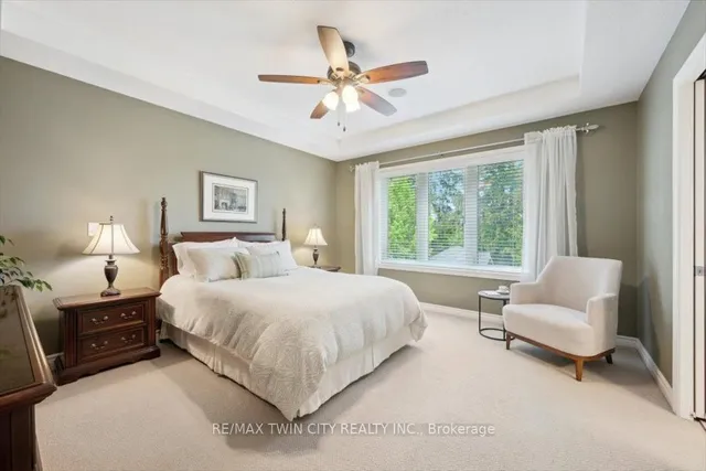 Additional image 15 of 572 Falconridge Cres