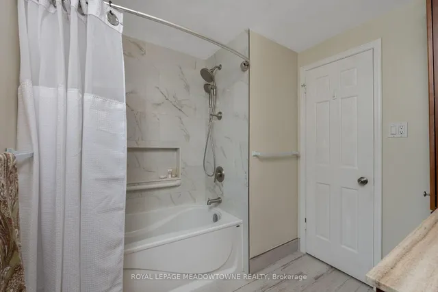 Additional image 27 of 7 Deerwood Cres