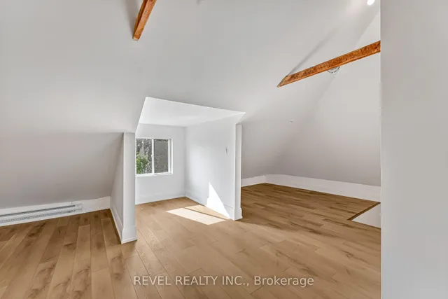 Additional image 32 of 37 Burris St