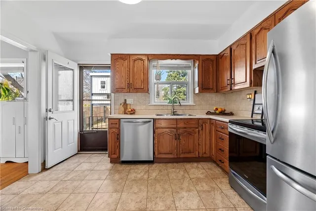 Additional image 8 of 1013 Brucedale Ave