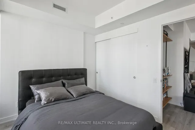 Additional image 31 of 161 Roehampton Ave Unit 601