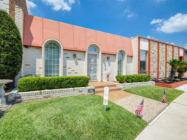 4084 Breakwood Dr, Houston, TX 77025