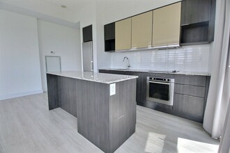 Additional image 4 of 403-99 The Donway W