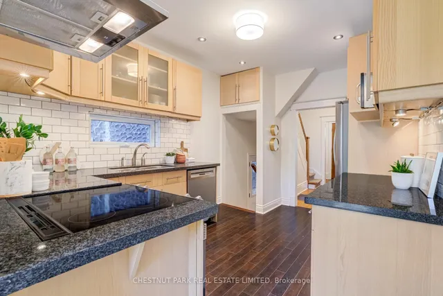 Additional image 9 of 70 Newmarket Ave