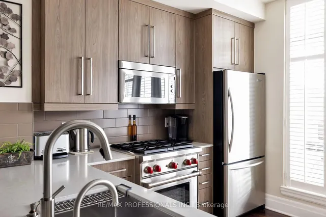 Additional image 17 of 9 Burnhamthorpe Cres Unit LPH7