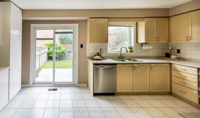 Additional image 12 of 74 Sahara Tr