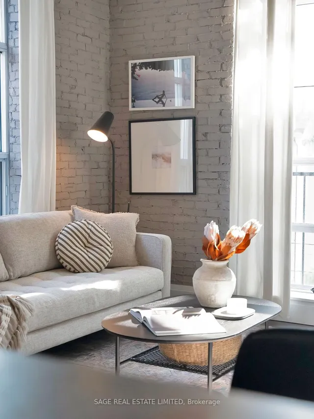 Additional image 4 of 955 Queen St Unit 301