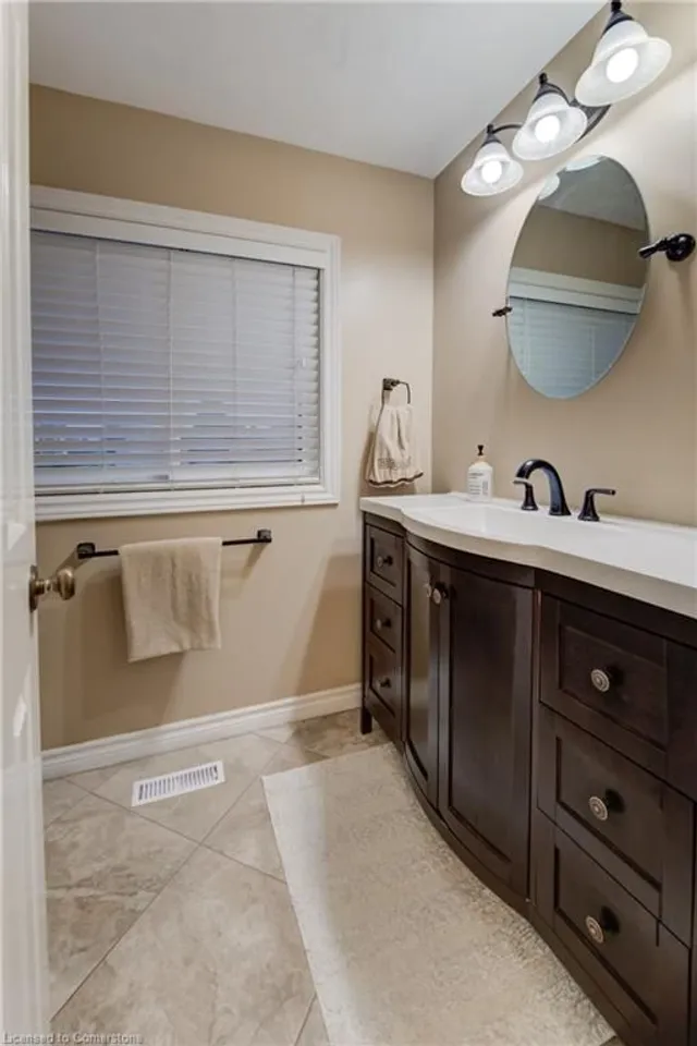 Additional image 30 of 9 Toynbee Cres