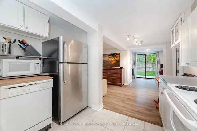 Additional image 35 of 1294 Hammond St