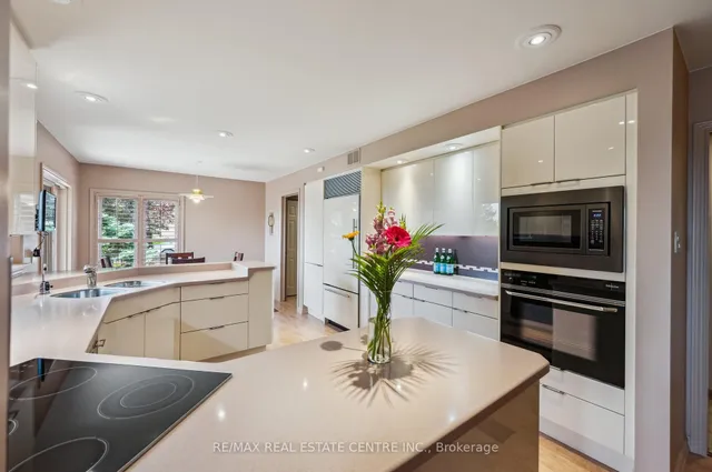 Additional image 22 of 211 Edgehill Dr