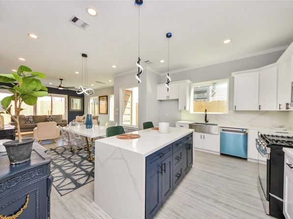 3033 Dennis St, Houston, TX 77004