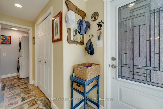 Additional image 7 of 2366 Queen St Unit 2