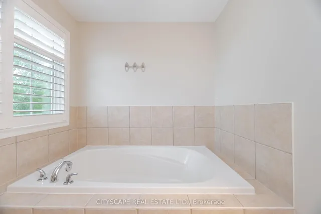 Additional image 4 of 170 Fennamore Terr