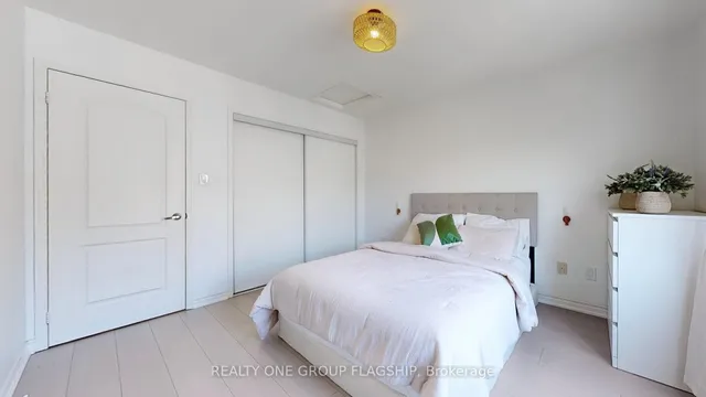 Additional image 9 of 2557 Sixth Line Unit 10