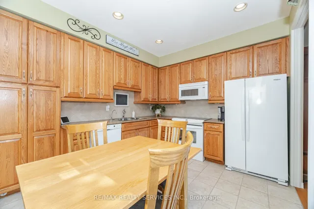 Additional image 14 of 8 Inwood Pl