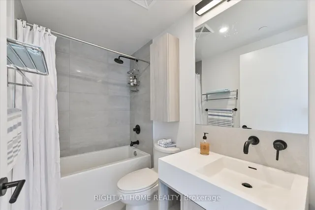 Additional image 15 of 108 Peter St Unit 825