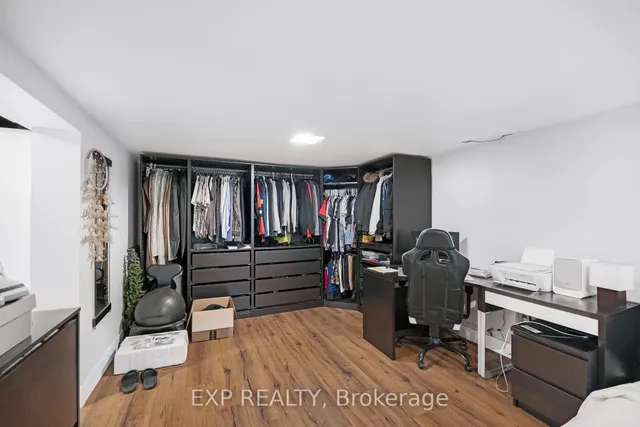 Additional image 36 of 16 Camilla Cres